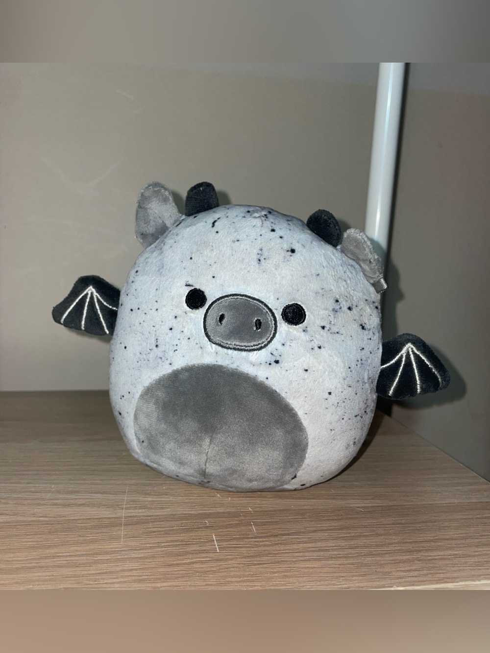 Squishmallow 5” Gio The Grey Gargoyle HTF Rare Halloween Canadian Exclusive